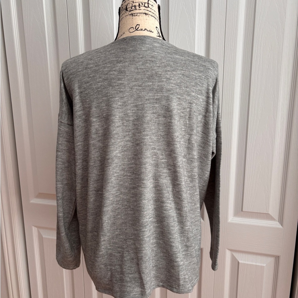 Zara Gray V-Neck Ruched Front - Picture 4 of 5